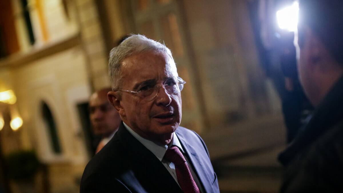 Movida agenda de Uribe en Bogotá: se reunió con candidatos y presidente del Congreso