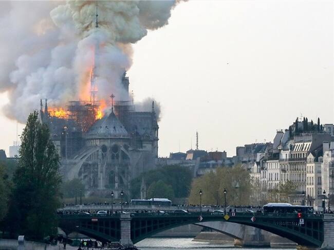 ¿Por qué fue tan difícil apagar el fuego de la catedral de Notre Dame?