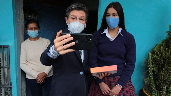 En junio se llevó a cabo la 'Donatón por los niños', en la que se recaudaron computadores y tabletas usadas. Foto: Cortesía