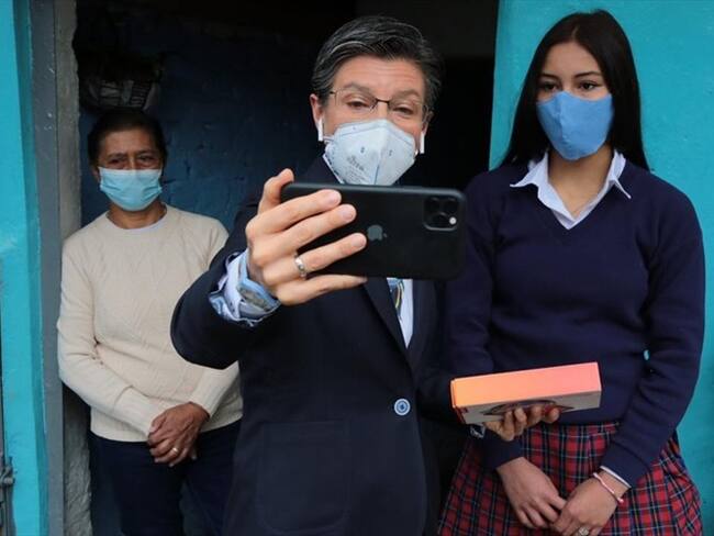 En junio se llevó a cabo la 'Donatón por los niños', en la que se recaudaron computadores y tabletas usadas. Foto: Cortesía