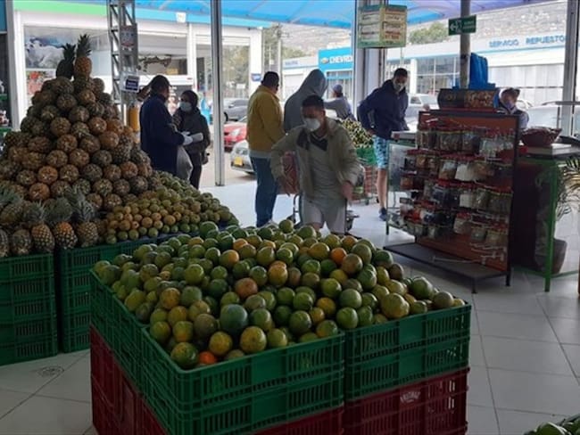Arias calificó de interesante la propuesta del senador Jorge Eduardo Londoño de un plan de abastecimiento de Bogotá que beneficie a los campesinos.. Foto: La W