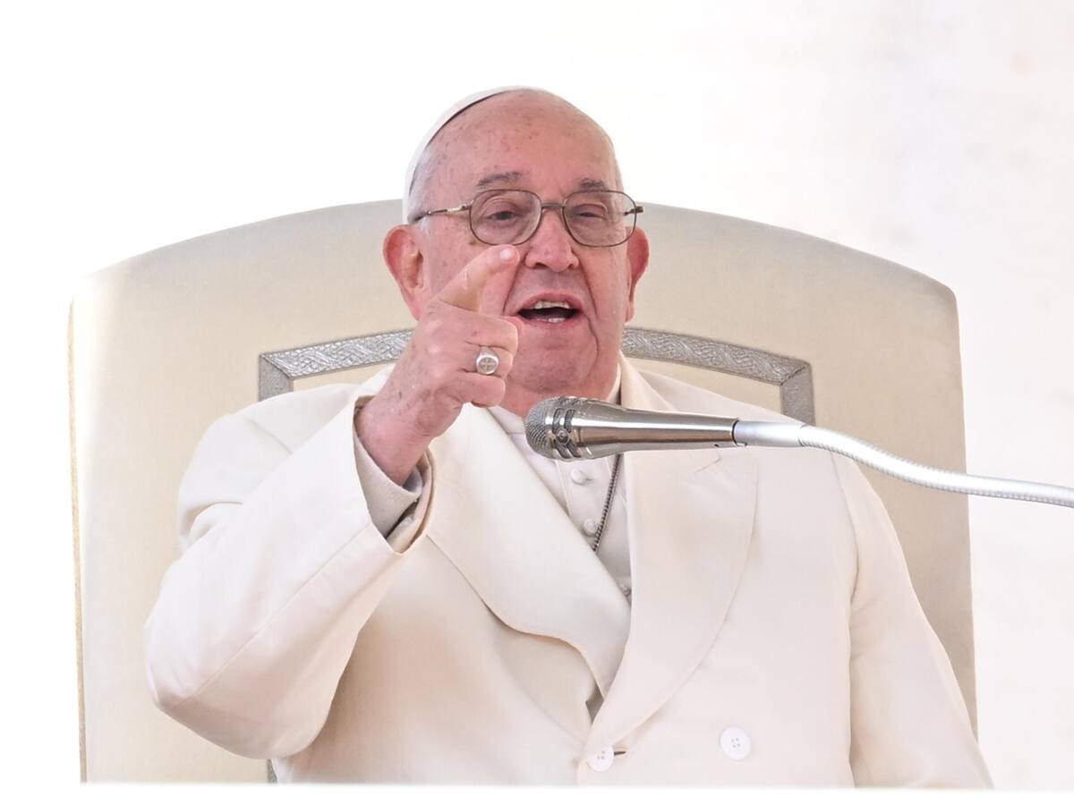 El papa pide no olvidar a los inocentes palestinos ametrallados