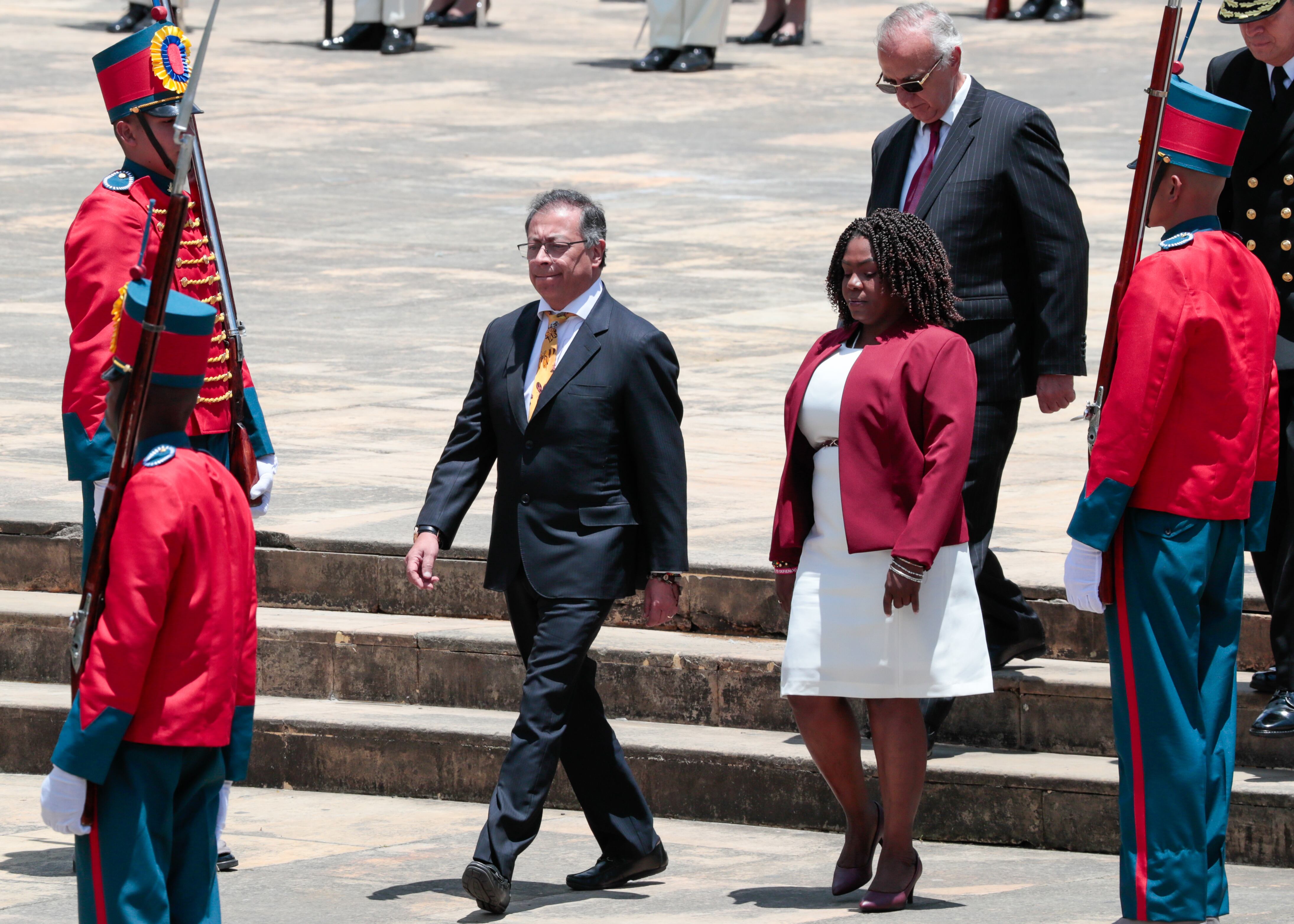 El presidente de Colombia, Gustavo Petro (c). Foto: EFE.