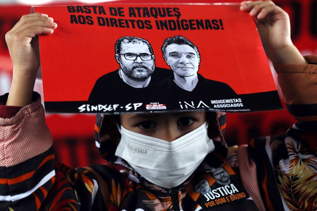 Población de Brasil reclama justicia por los asesinatos del periodista británico Dom Phillips y el indigenista Bruno Pereira. Foto: Rodrigo Paiva/Getty Images.