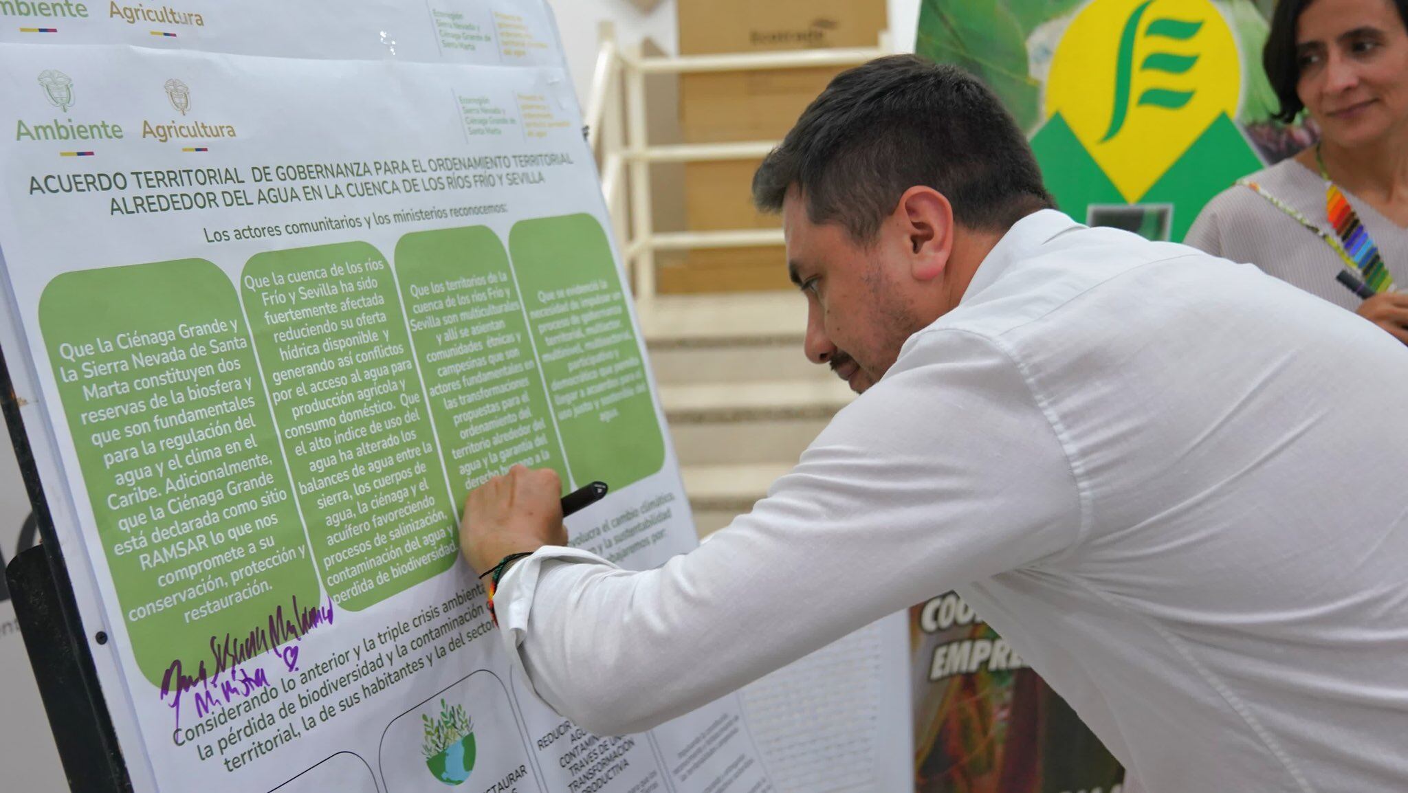 Firma del acuerdo/ MinAmbiente