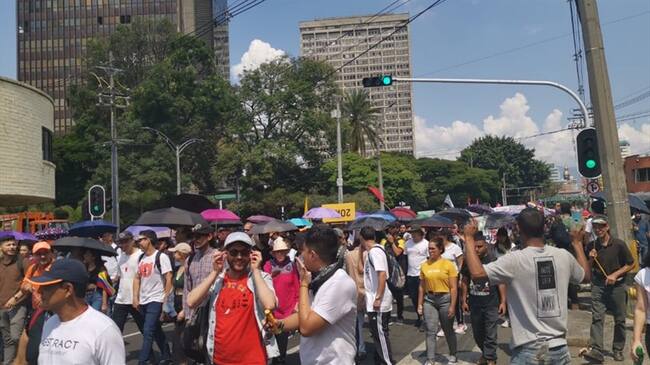 Veinte capturados y dos menores aprehendidos durante las manifestaciones en Medellín. Foto: Redacción W Radio