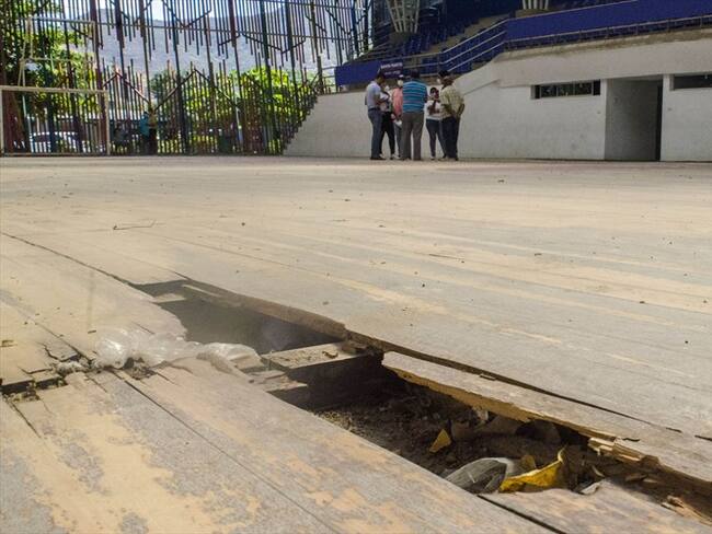 Escenario deportivo se cae a pedazos sin aún haber sido entregado en Santa Marta. Foto: Concejo de Santa Marta