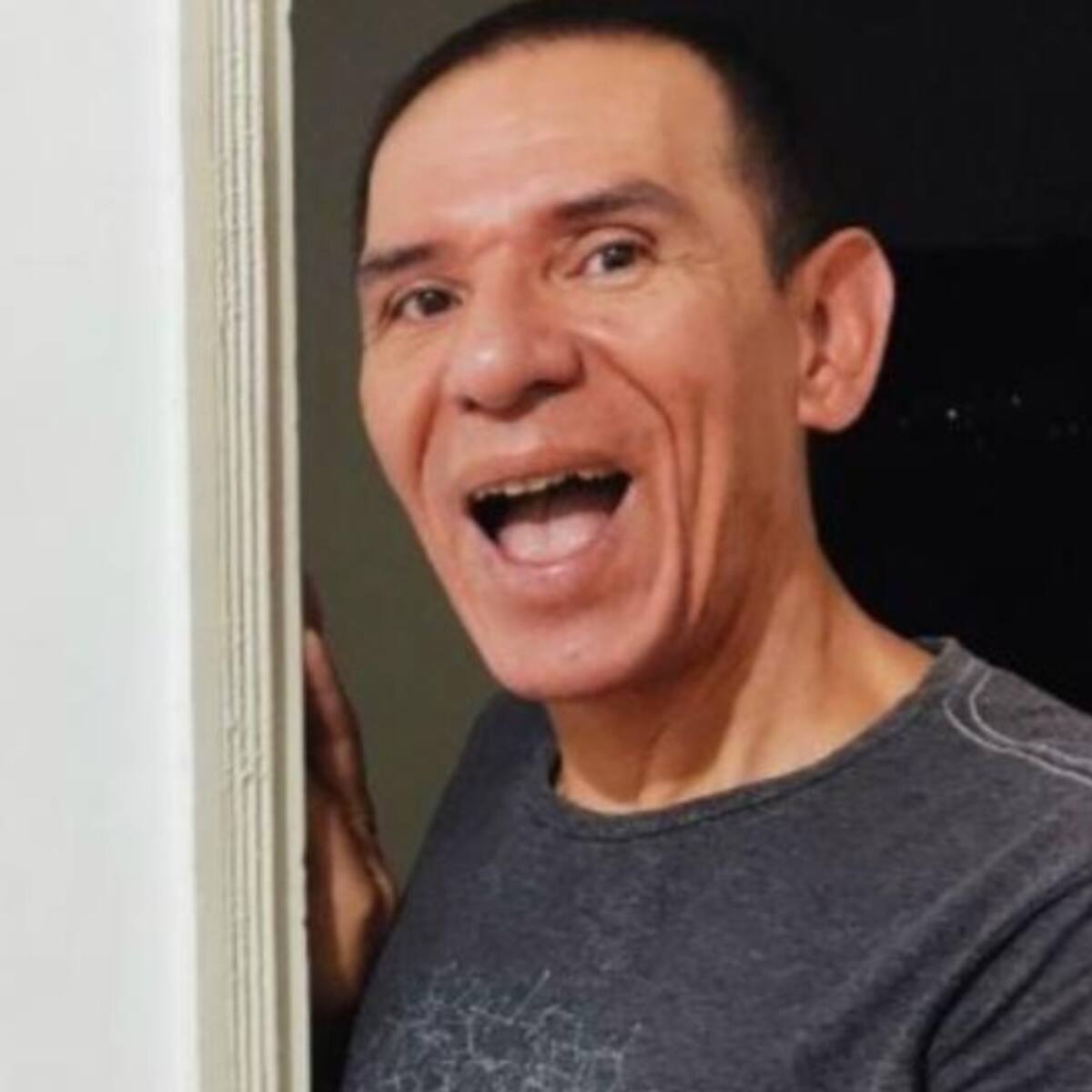 “Somos una familia común y corriente”: Manuel Bermúdez sobre el poliamor