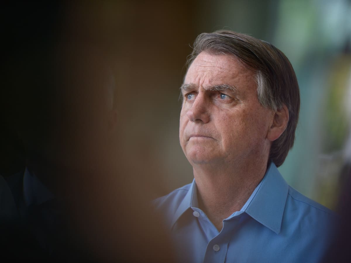 Jair Bolsonaro dice que está internado por una “adherencia abdominal”