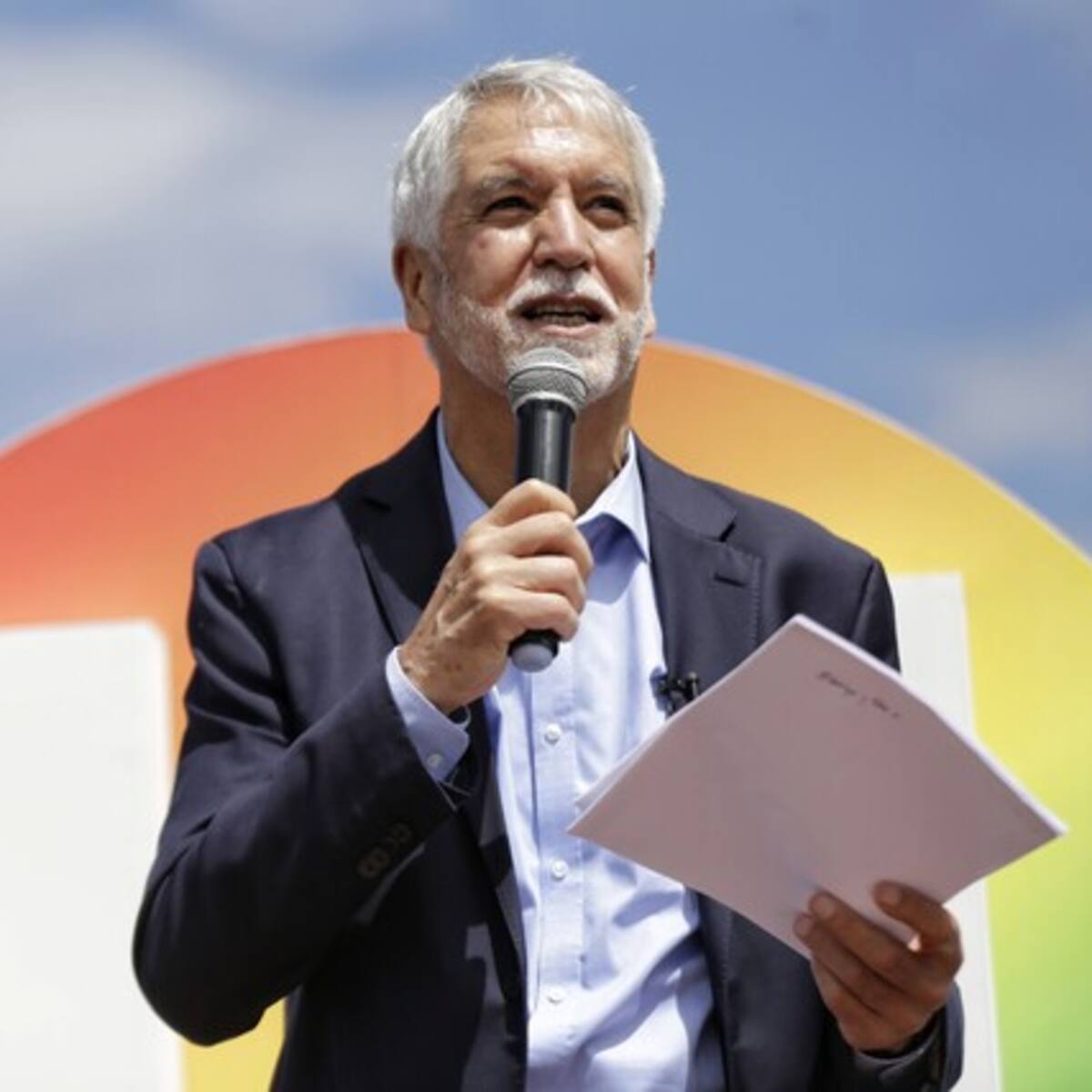 No puedo condenar a Char porque una persona prófuga lo acusa: Enrique Peñalosa