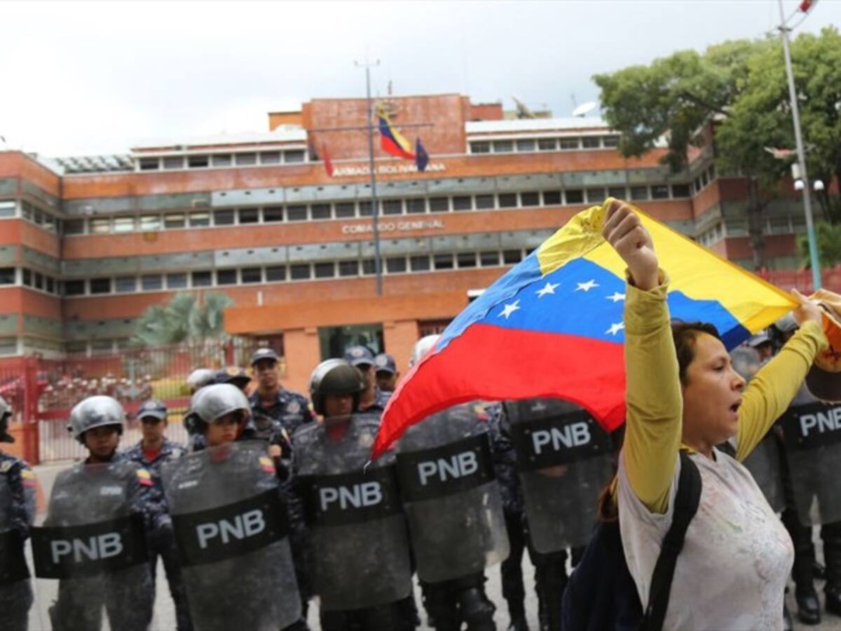 Colombia advierte a Venezuela que sus Fuerzas Militares defenderán integridad territorial