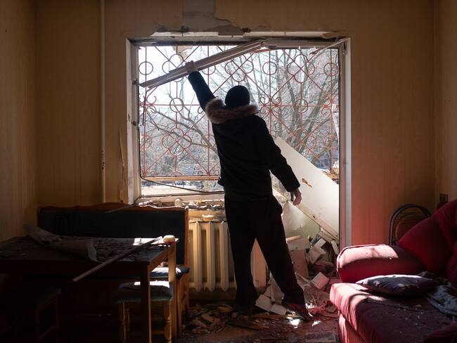 Edificio destruido por bombardeo en Kiev (Photo by Anastasia Vlasova/Getty Images)