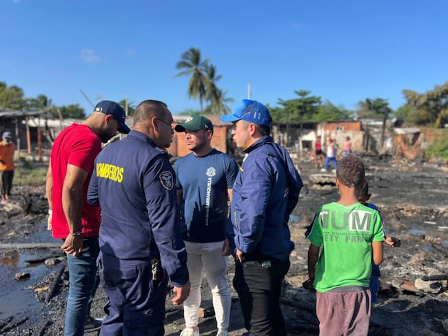 25 casas fueron consumidas por un incendio en el barrio Bendición de Dios. Foto: Suministrada.