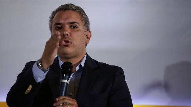 Desde Francia, el presidente Iván Duque respondió a los cuestionamientos de varios sectores políticos, y de sociedad en general, por sus viajes internacionales. Foto: Getty Images