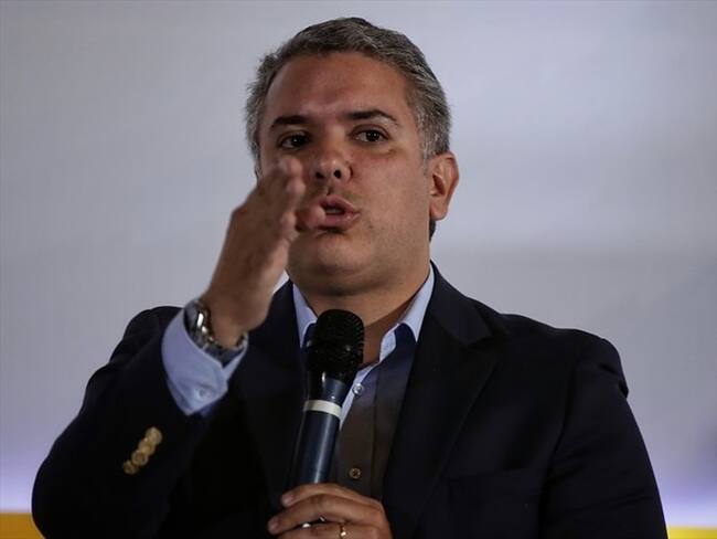 Desde Francia, el presidente Iván Duque respondió a los cuestionamientos de varios sectores políticos, y de sociedad en general, por sus viajes internacionales. Foto: Getty Images