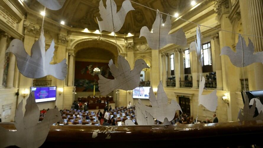 Los presidentes de Senado y Cámara firmaron la ley dos meses después de que se declarara su exequibilidad.. Foto: Colprensa