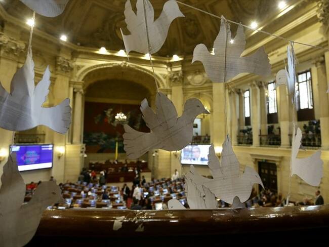Los presidentes de Senado y Cámara firmaron la ley dos meses después de que se declarara su exequibilidad.. Foto: Colprensa