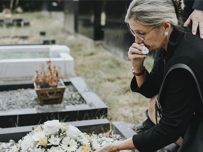 Cuando muere un familiar, varios son los trámites a tener en cuenta. Foto: Getty Images