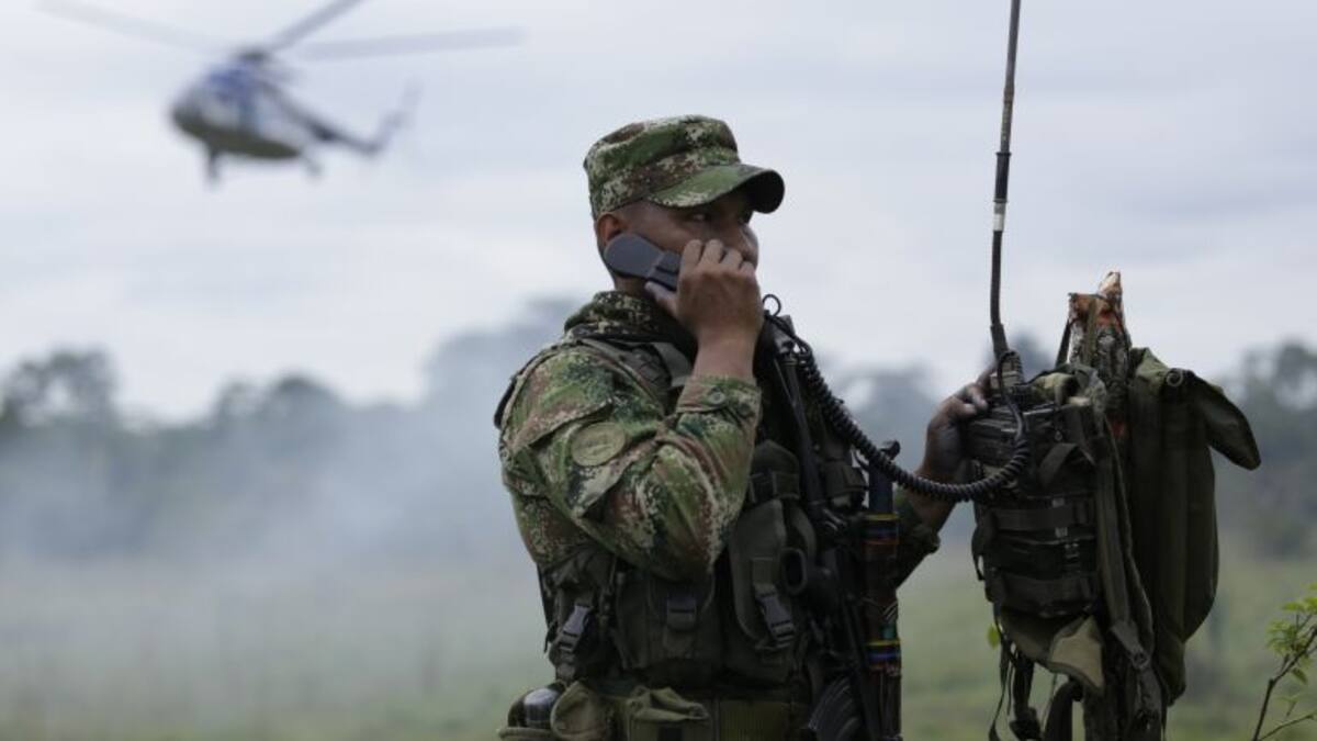 Polémica por ahorro en baterías de radio: Ejército responde
