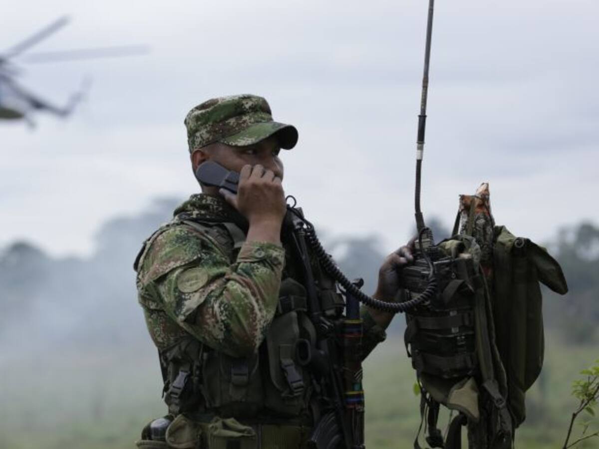 Polémica por ahorro en baterías de radio: Ejército responde