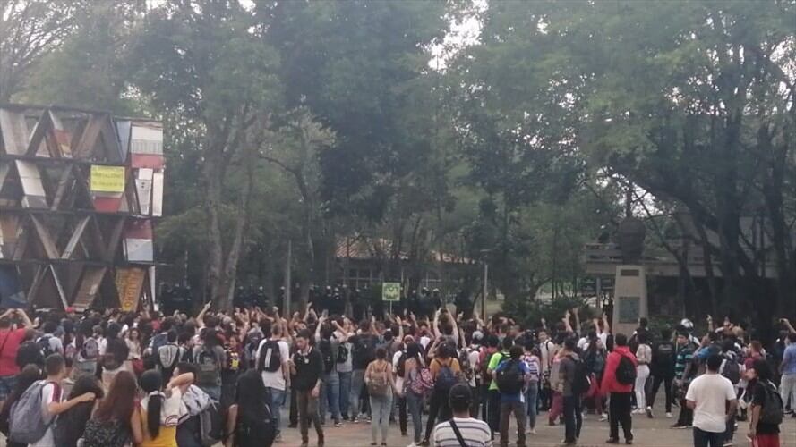 Esmad ingresó a la Universidad de Antioquia. Foto: cortesía de redes sociales