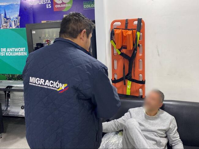 Expulsan del país a uno de los 50 narcotraficantes más buscado de Europa. Tomado de @MigracionCol