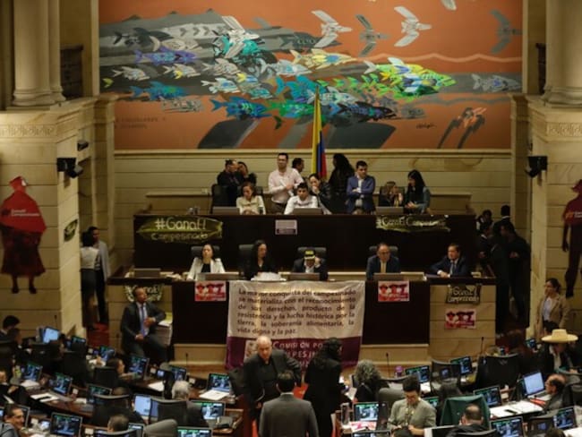 ¿Cuáles son los representantes a la Cámara que no quieren reducción de su sueldo?