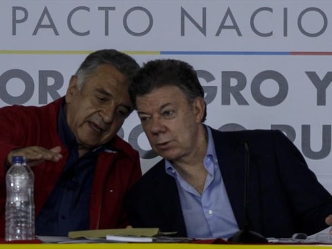 Lucho Garzón y Juan Manuel Santos. Foto: Colprensa