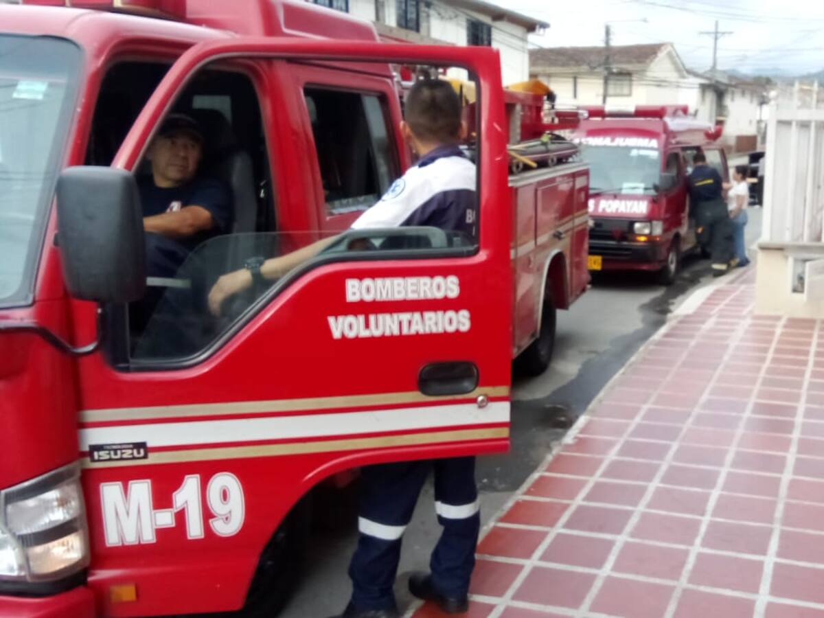 Por falta de recursos, los bomberos de Popayán suspendieron sus servicios