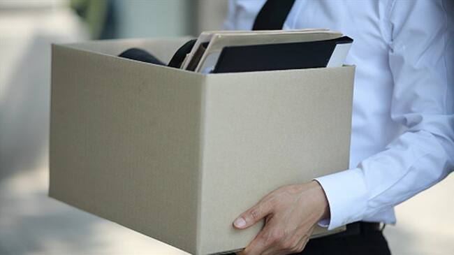 La cuenta de Instagram "Ultima hora colombia" publicó un video donde se veía que "echaban" a un empleado por tener una mancha de sudor en su camisa.. Foto: Getty Images