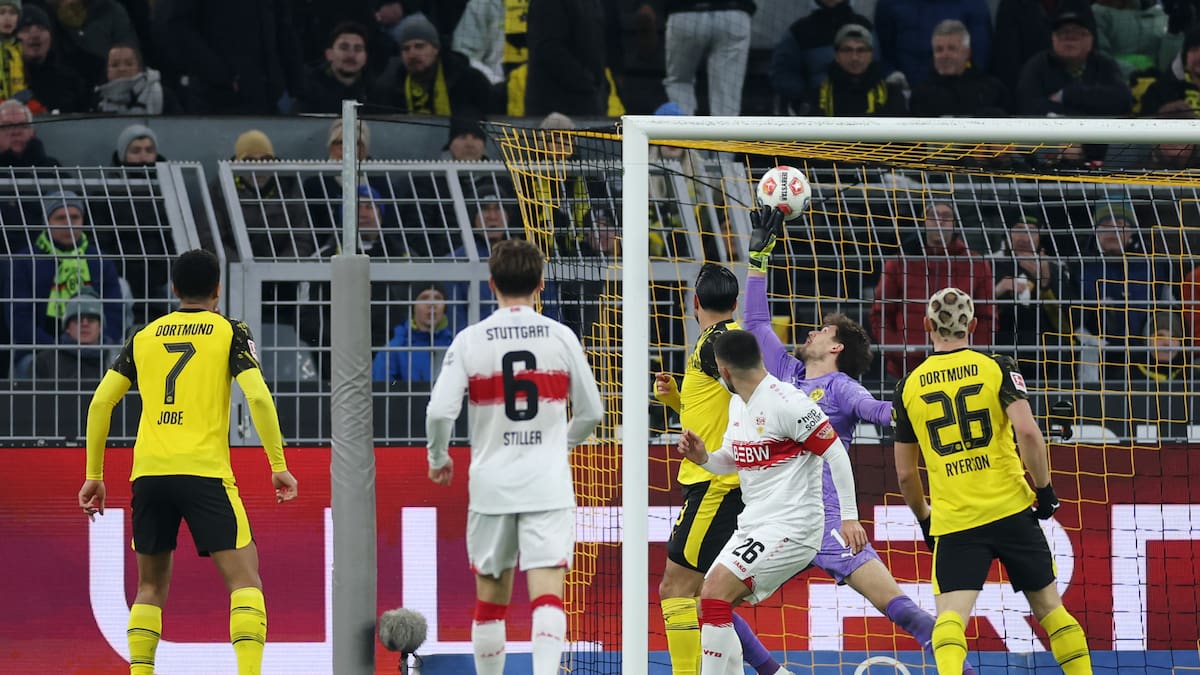 Borussia Dortmund empató 3-3 con Stuttgart y pierde terreno con el Bayern Múnich