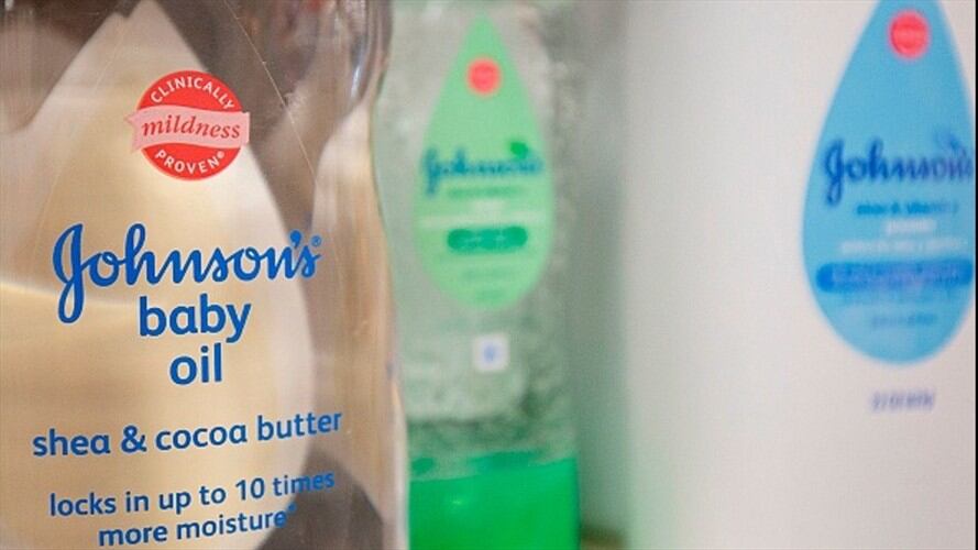 Millonaria multa contra Johnson & Johnson en juicio por opioides en EEUU. Foto: Getty Images