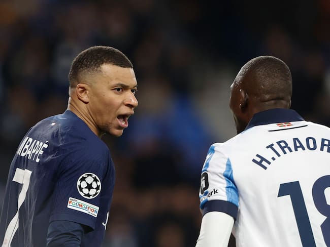 Mbappé intratable en Champions: anotó doblete a la Real Sociedad, en el 1-2 del PSG. Foto: EFE/Juan Herrero