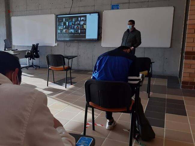 Con protocolos de bioseguridad avanza las clases en la Santo Tomás. . Foto: W