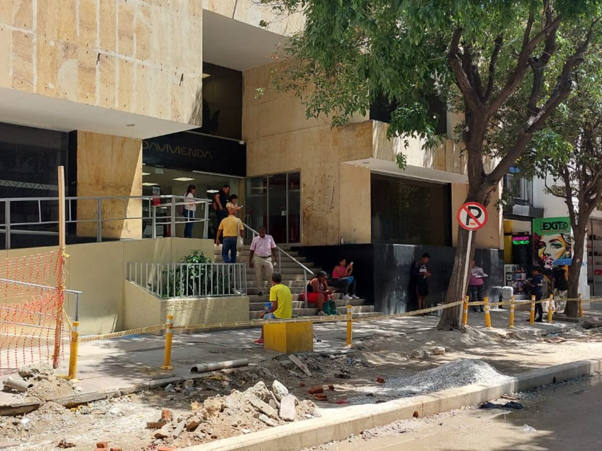 ‘Taquillazo’ en sucursal bancaria en centro histórico de Santa Marta