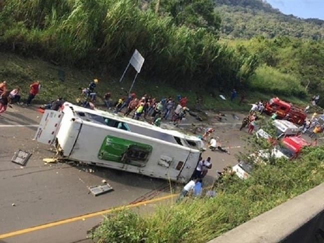 Conductor en accidente vía Yotoco reportó problemas de frenos: Víctor Hugo Osorio