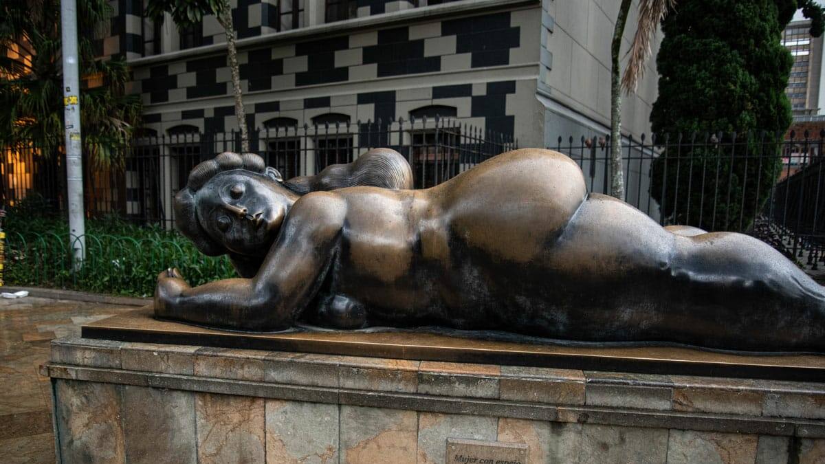 Estatuas de Fernando Botero en Medellín en riesgo por falta de mantenimiento