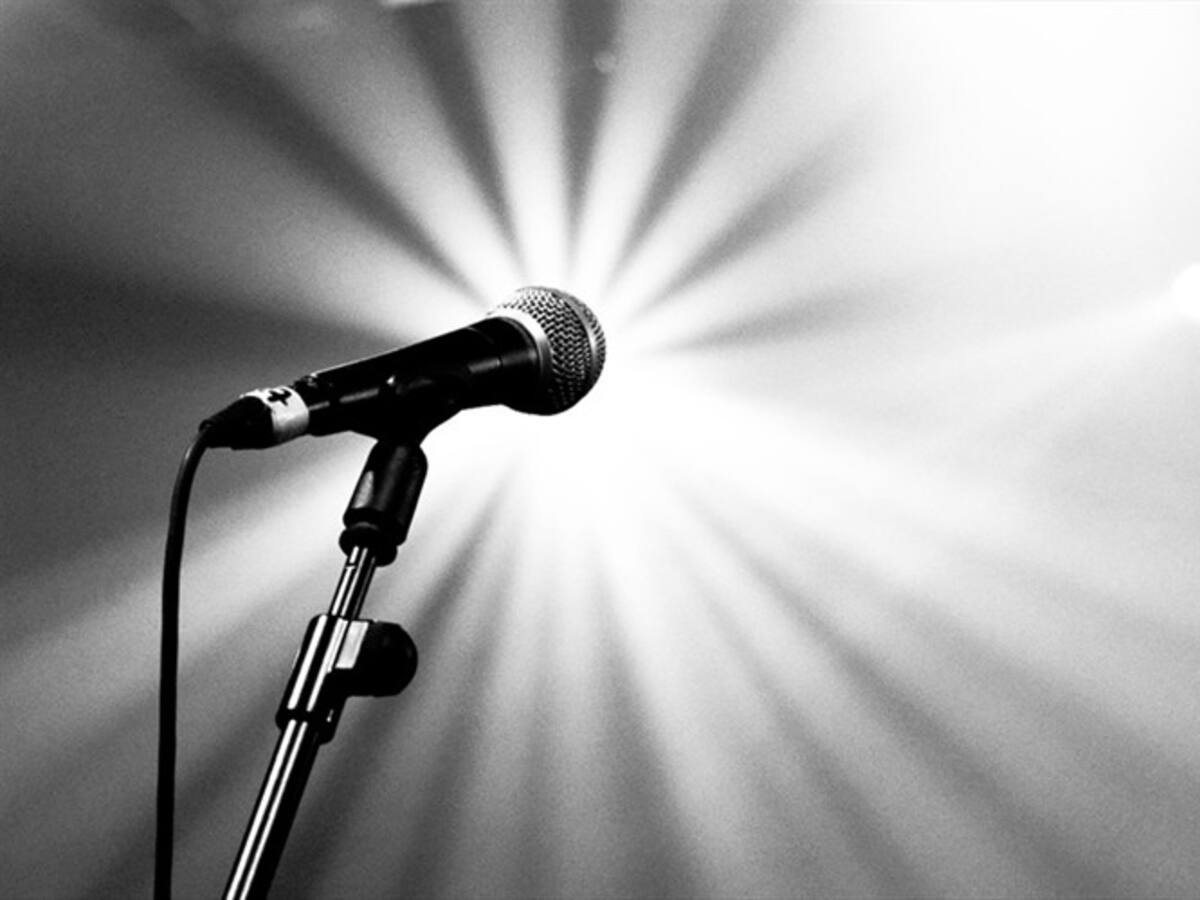 La divertida versión de "El problema" en Repeat After Ibarra