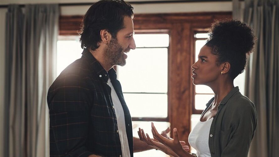 Muchas personas llevan más de dos meses encerrados con sus parejas y familiares.. Foto: Getty Images