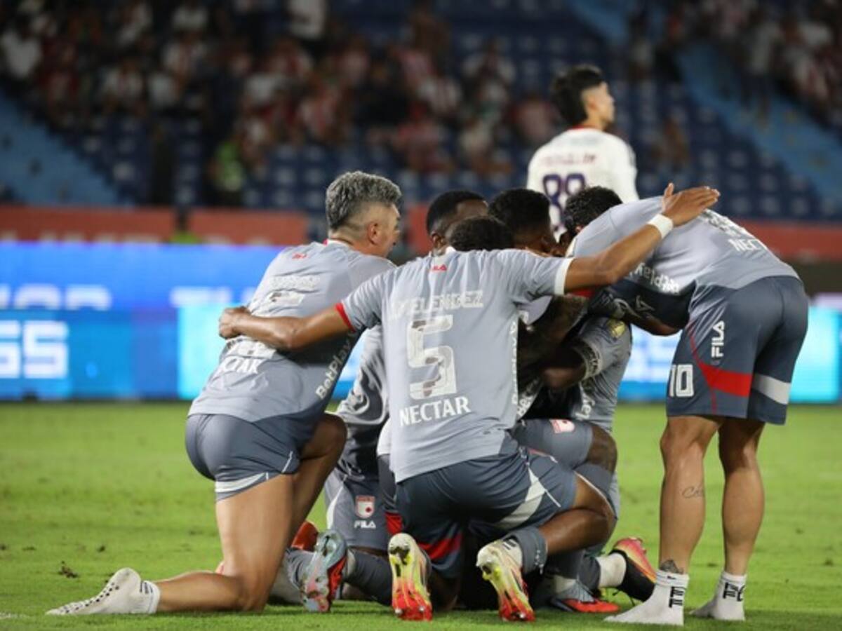 Independiente Santa Fe derrotó 2-1 a Junior y sueña con los cuadrangulares de la Liga BetPlay