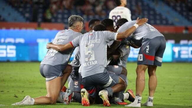 BetPlay 2025 II, fecha 18, partido Junior vs Santa Fe, estadio Metropolitano de Barranquilla. Fotografías: Jairo Cassiani/Colprensa.