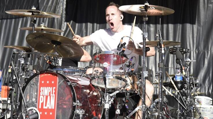 “Este regreso a Colombia será especial”: Chuck Comeau, baterista de Simple Plan