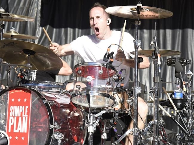 “Este regreso a Colombia será especial”: Chuck Comeau, baterista de Simple Plan