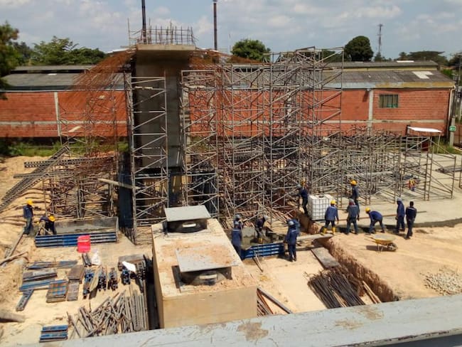 Obra puente de Juanchito en sentido Candelaria Cali a finales del año 2022. Foto: Suministrada.