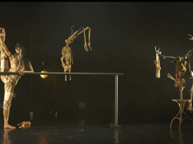 ‘Crepitar en el vacío’: una reflexión sobre la vida y la muerte, a través del cuerpo