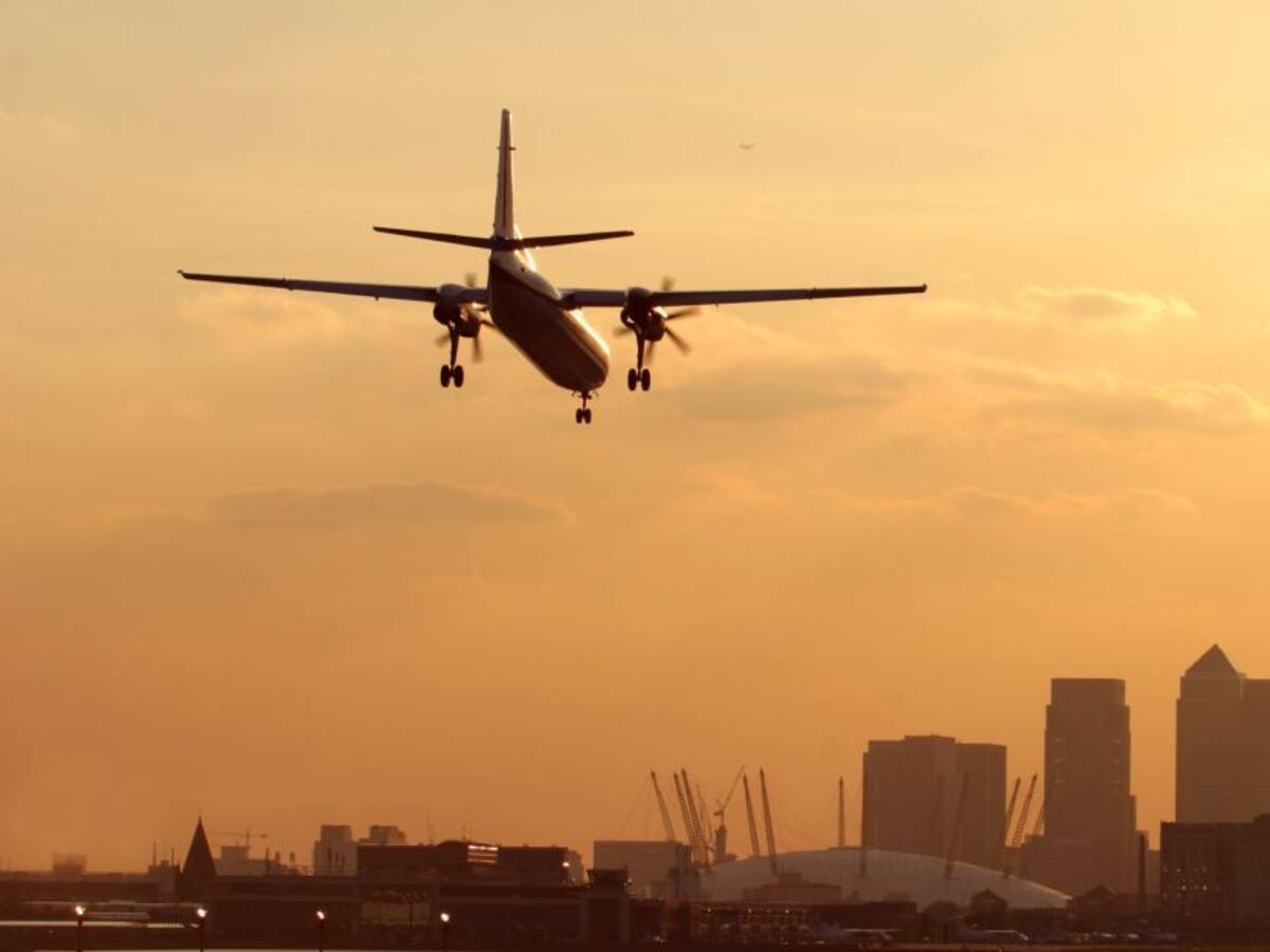 Los inusuales insultos entre dos pilotos argentinos antes de aterrizar en Aeroparque