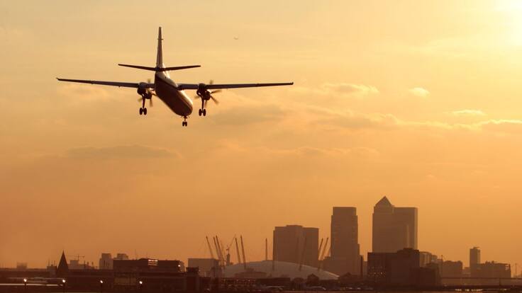 Los inusuales insultos entre dos pilotos argentinos antes de aterrizar en Aeroparque