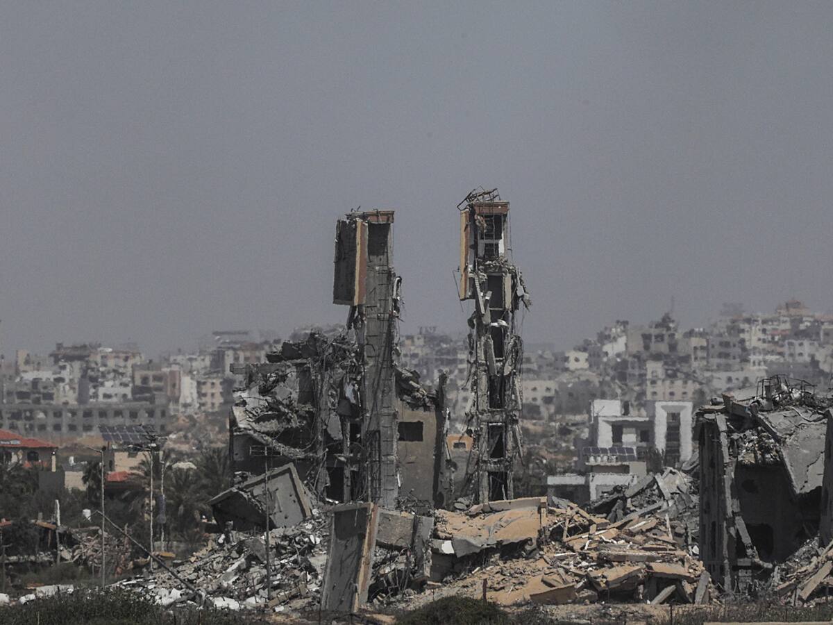 Cuatro extranjeros humanitarios y un palestino mueren en ataque contra auto en Gaza