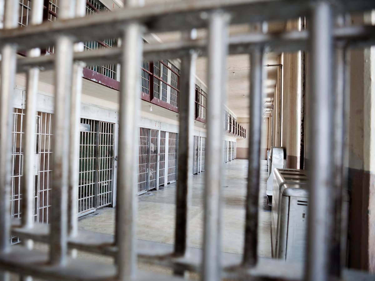 Condenan en Ecuador a 26 años de cárcel a hombre que mató a esposa tras volver de España