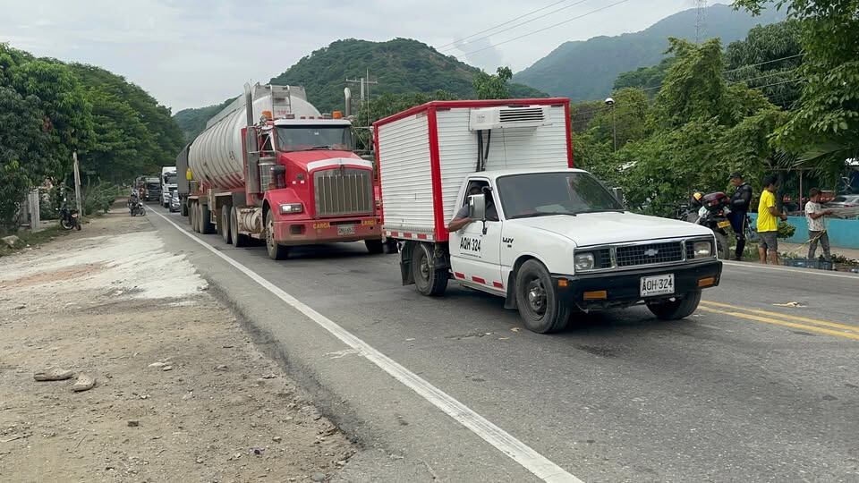 Cierre de la Troncal de Oriente a la altura de la Zona Bananera/ Carlos Julio Araujo